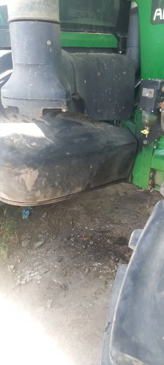 Fotografie 19 z opravy — Oprava palivové nádrže John Deere 8335