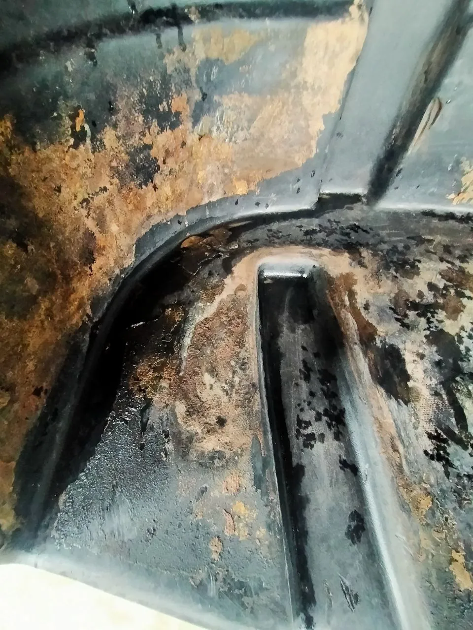 Fotografie 17 z opravy — Oprava palivové nádrže Case 315