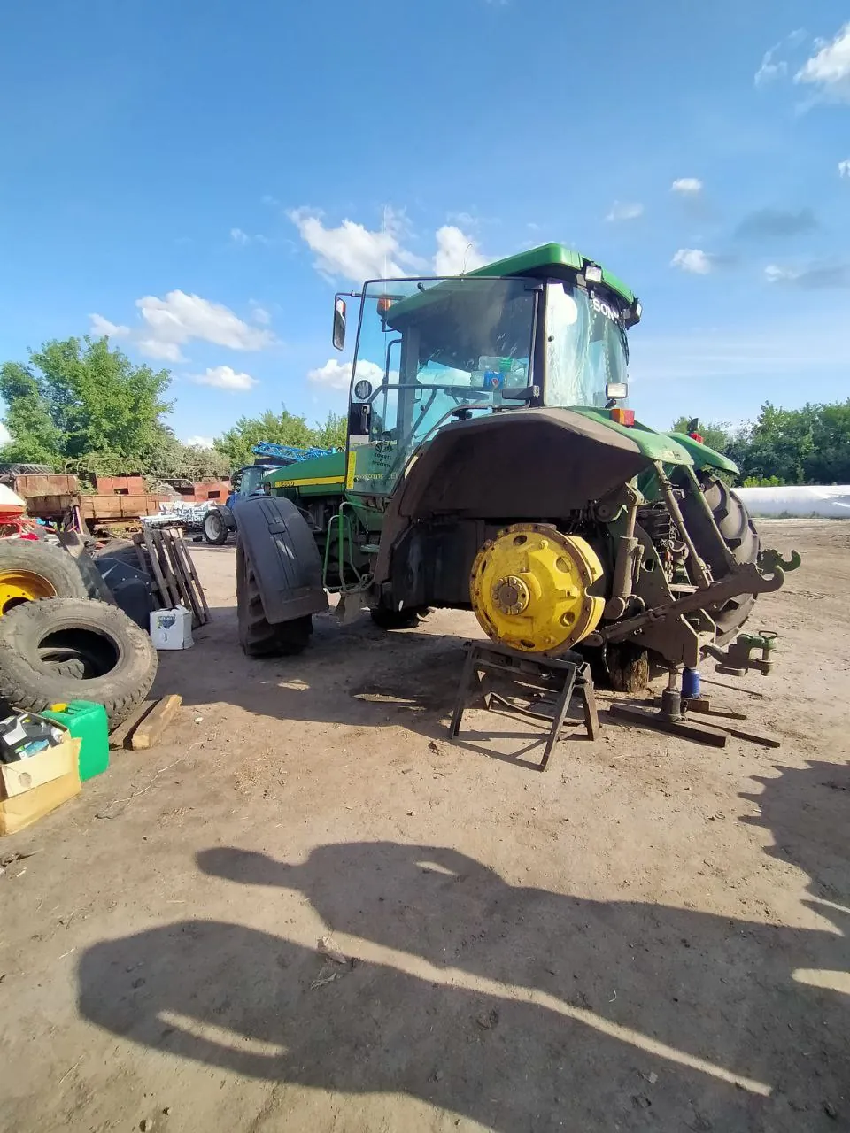 Fotografie 4 z opravy — Oprava palivové nádrže John Deere 8400 — červenec 2023