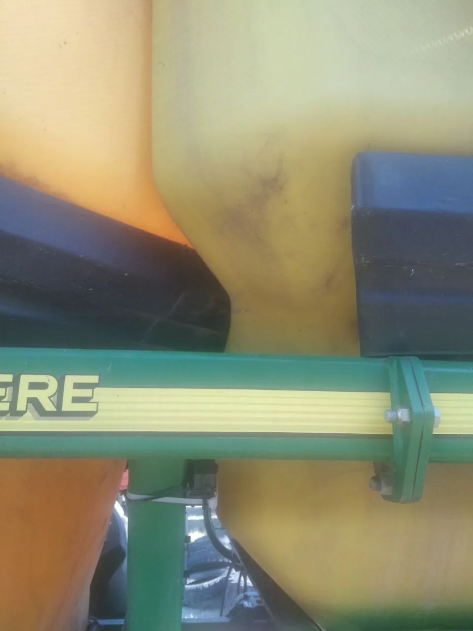 Zásobník zrna — John Deere