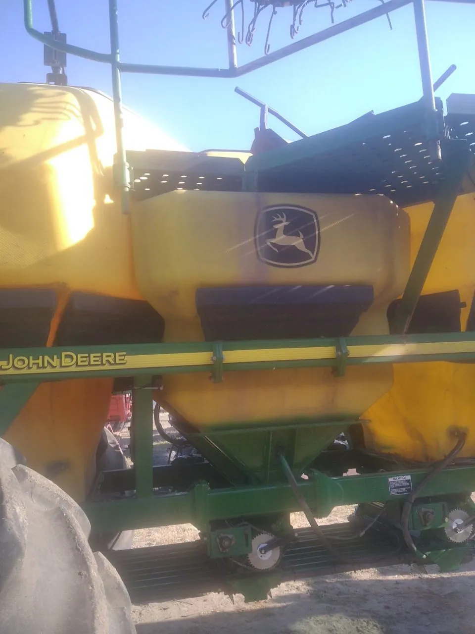 Fotografie 3 z opravy — Oprava zásobníku zrna John Deere