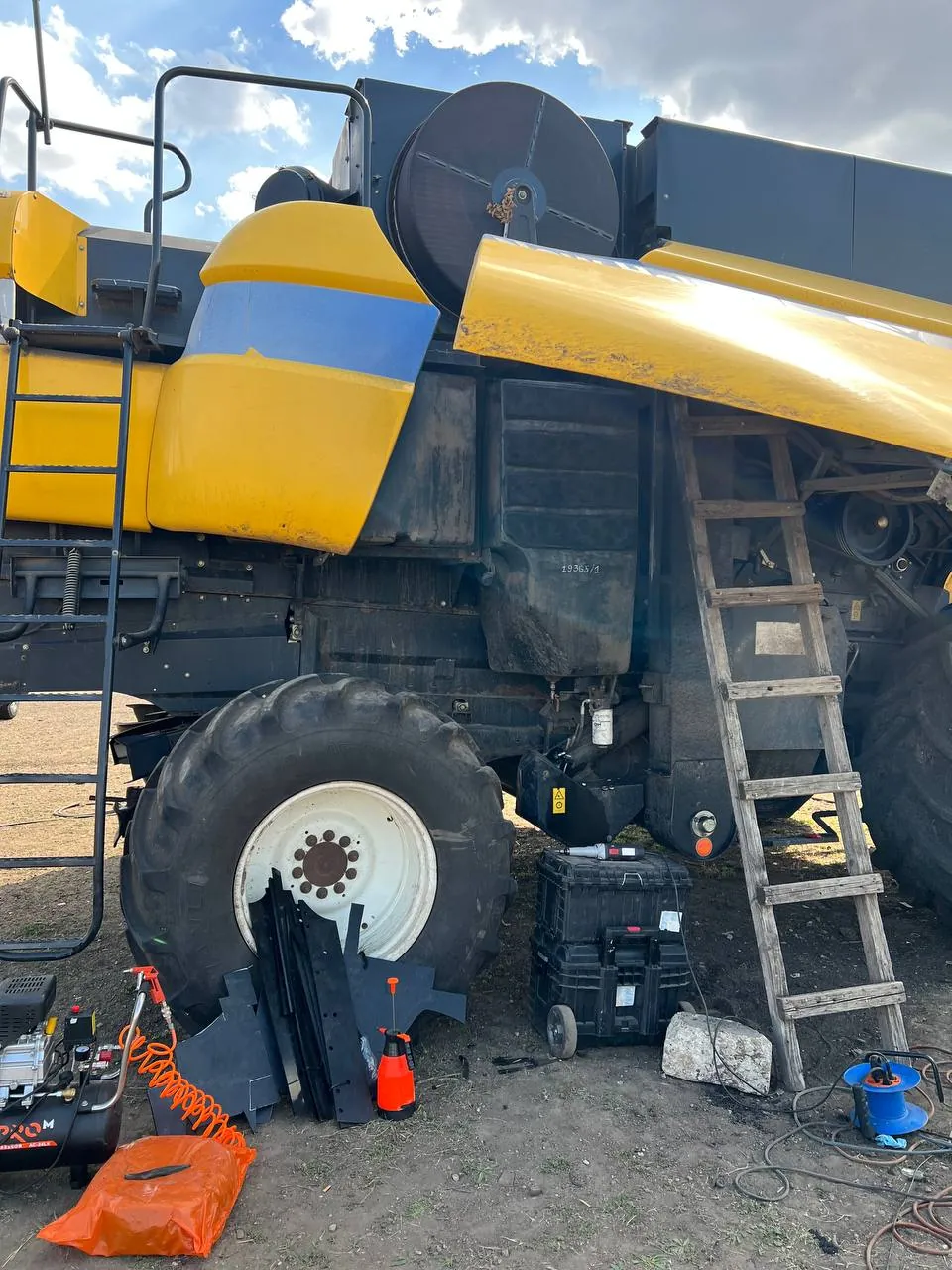 Fotografie 15 z opravy — Oprava zásobníku zrna John Deere