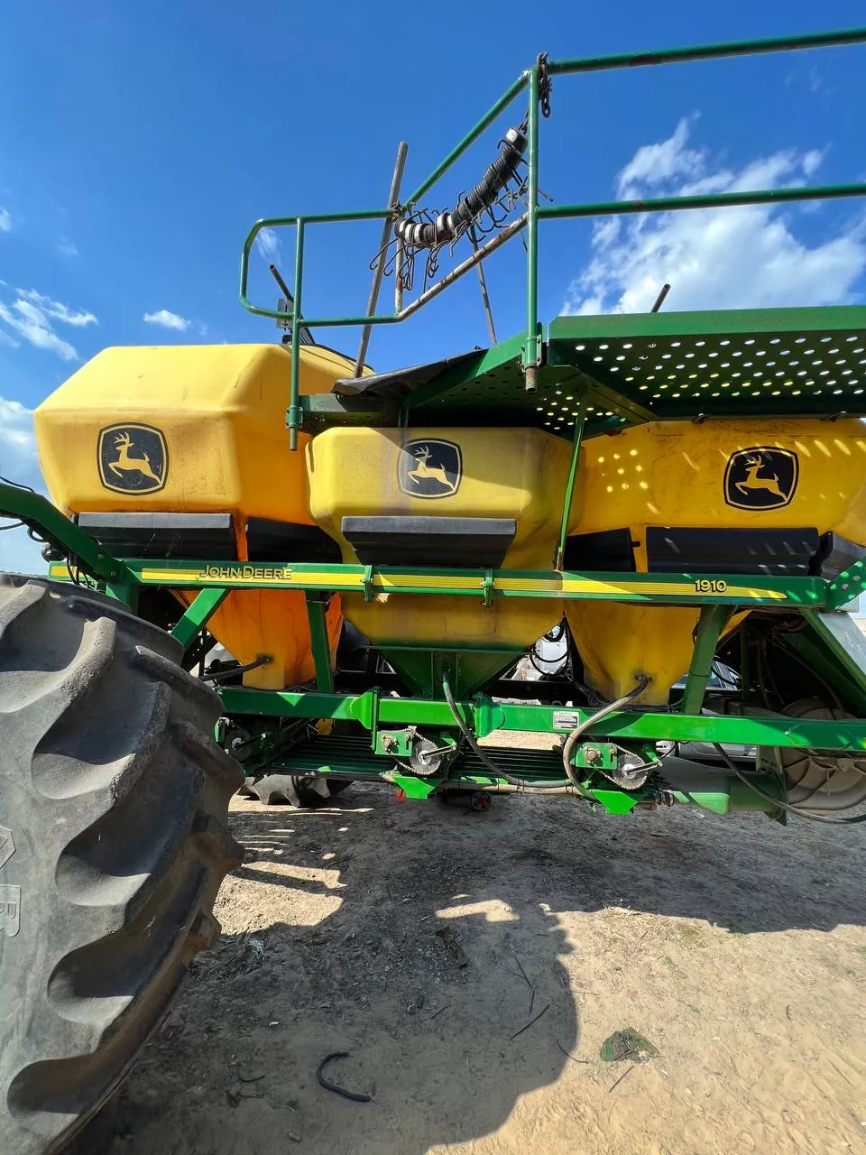Fotografie 24 z opravy — Oprava zásobníku zrna John Deere