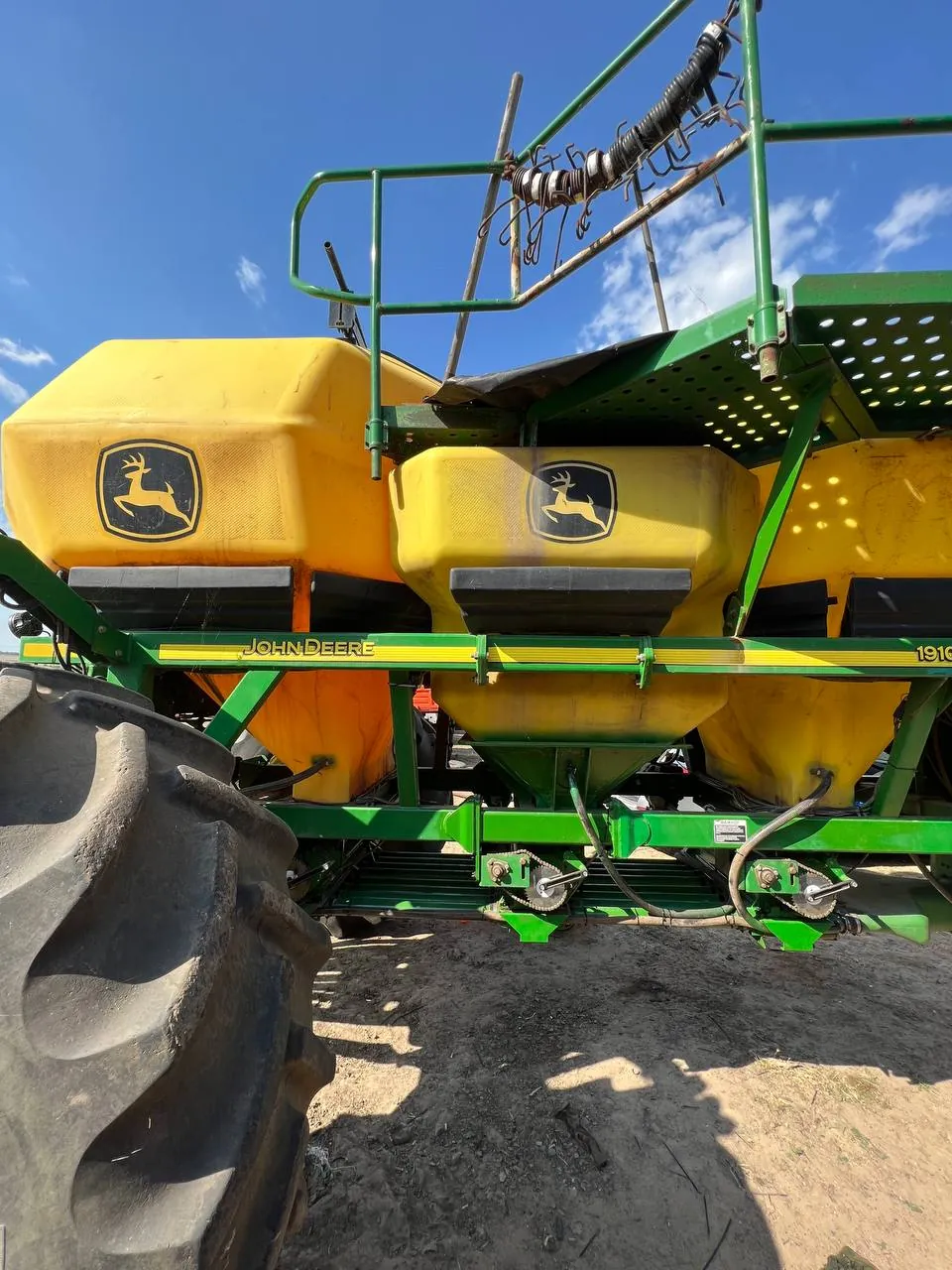 Fotografie 25 z opravy — Oprava zásobníku zrna John Deere