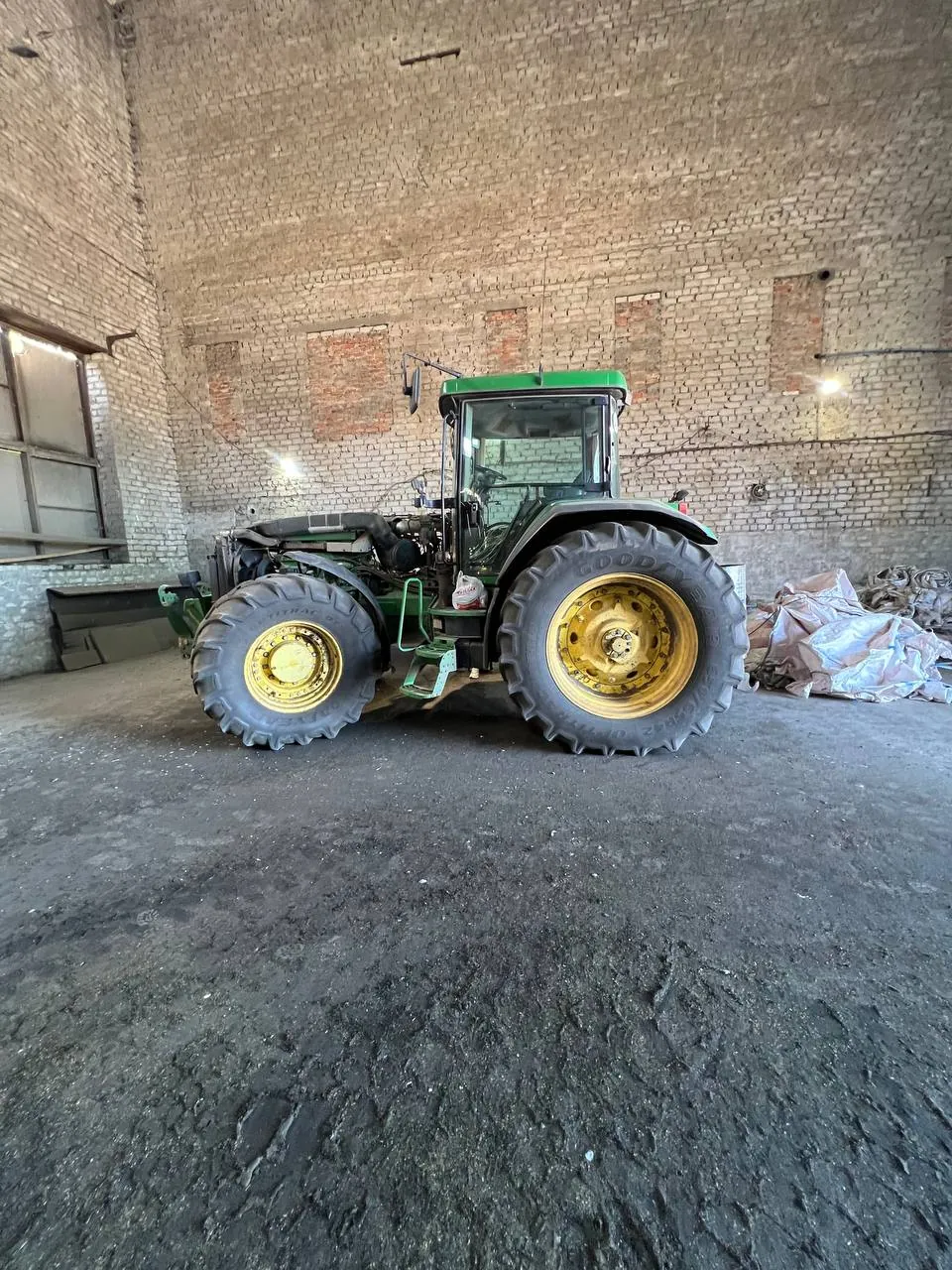 Fotografie 3 z opravy — Oprava palivové nádrže John Deere 8400 — srpen 2023