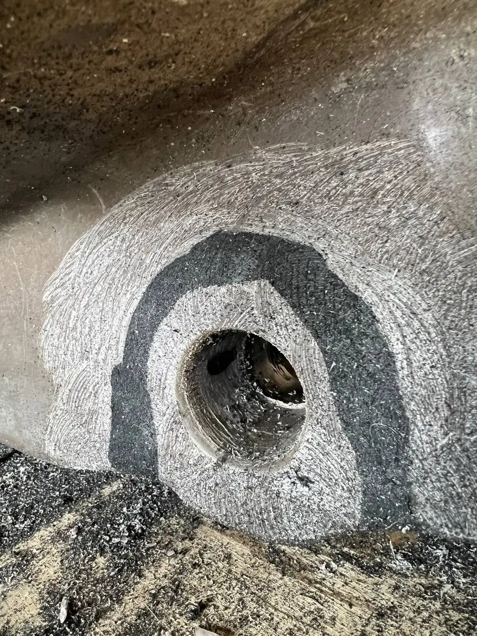 Fotografie 9 z opravy — Oprava palivové nádrže Manitou