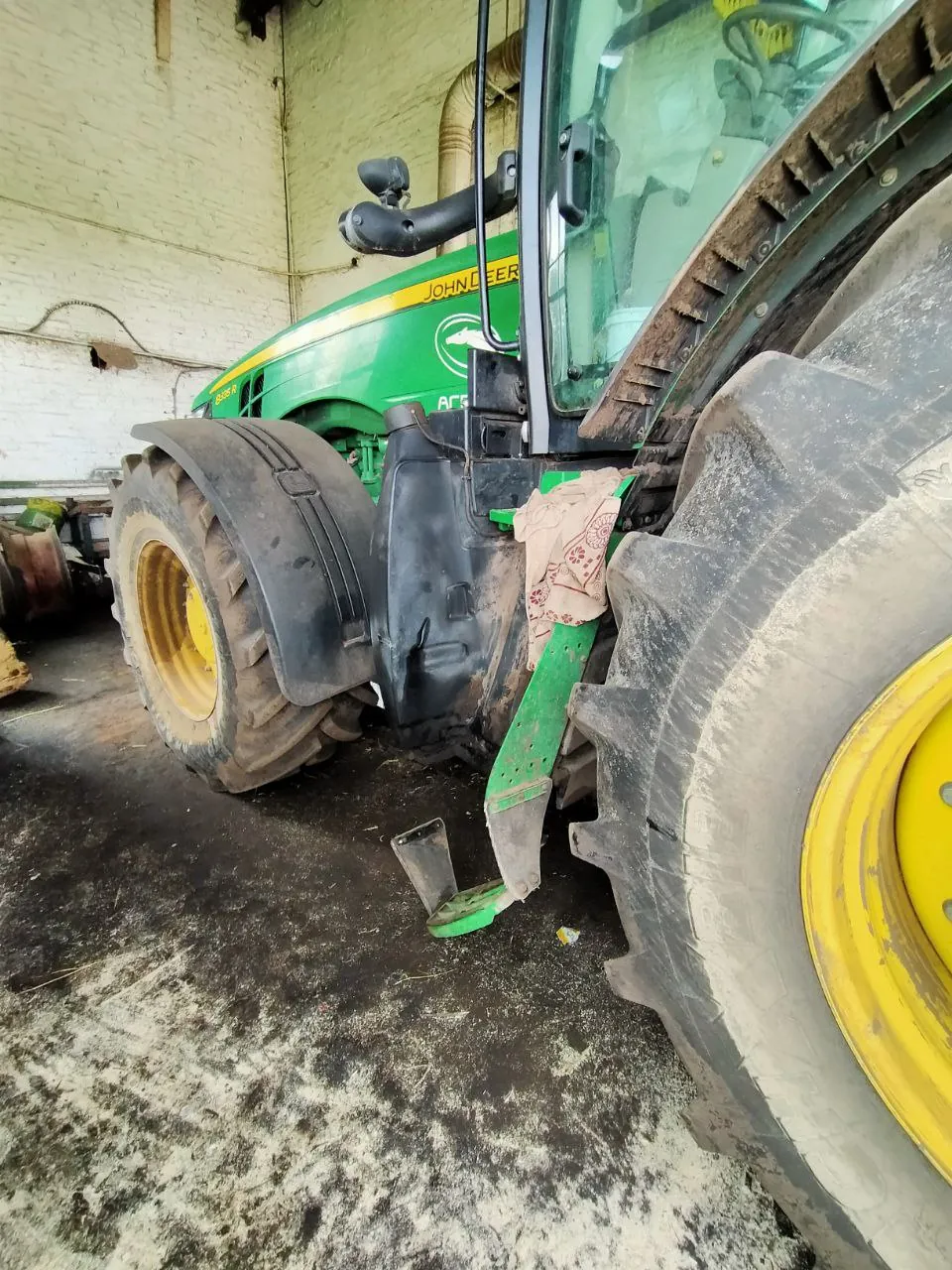 Palivová nádrž — John Deere 8335 R