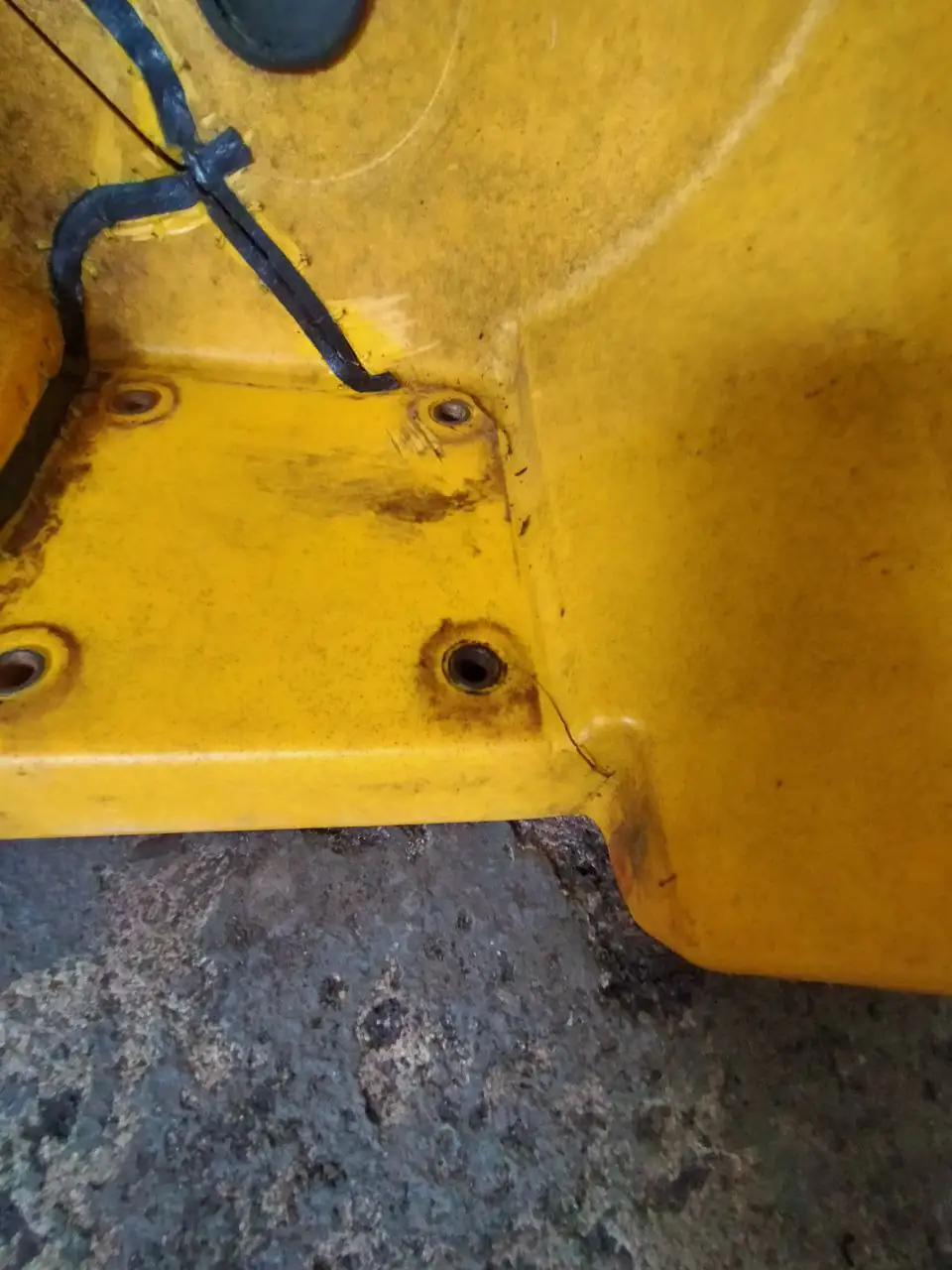 Fotografie 27 z opravy — Oprava děliče porostu New Holland