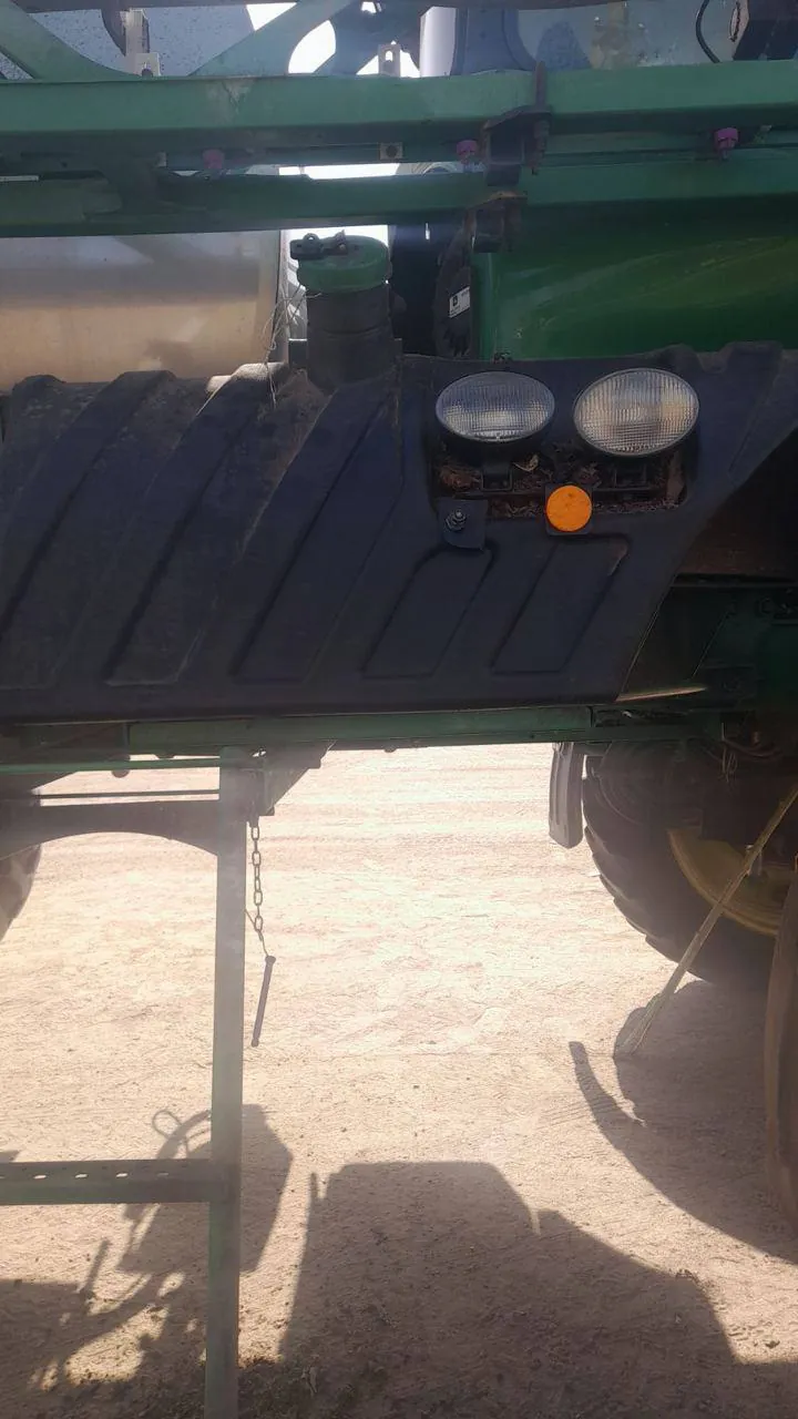 Fotografie 3 z opravy — Oprava palivové nádrže John Deere — září 2023