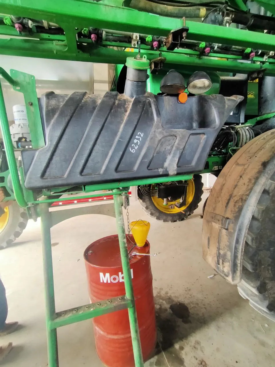 Fotografie 12 z opravy — Oprava palivové nádrže John Deere — září 2023