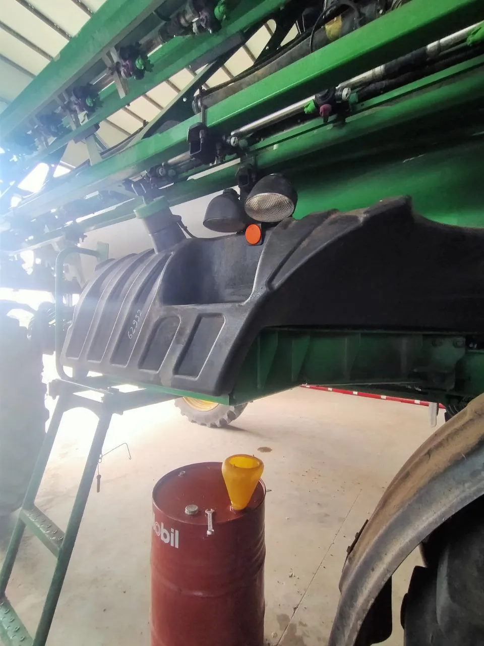 Fotografie 13 z opravy — Oprava palivové nádrže John Deere — září 2023