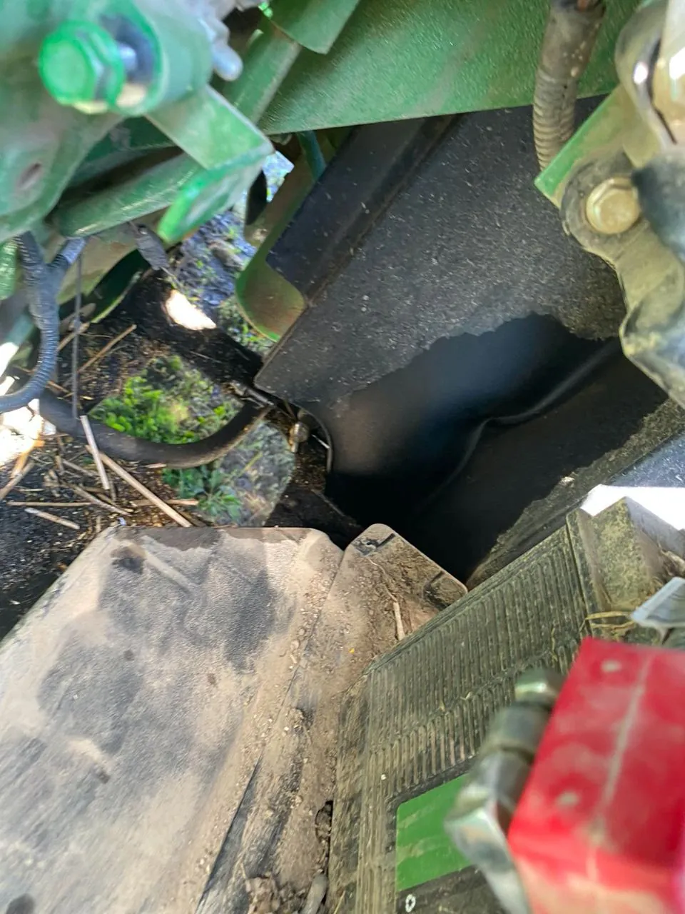 Palivová nádrž — John Deere 8R370