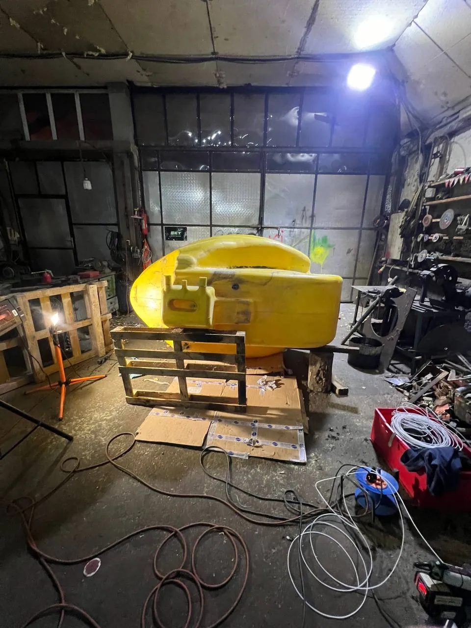 Fotografie 11 z opravy — Oprava nádrže postřikovače John Deere 832