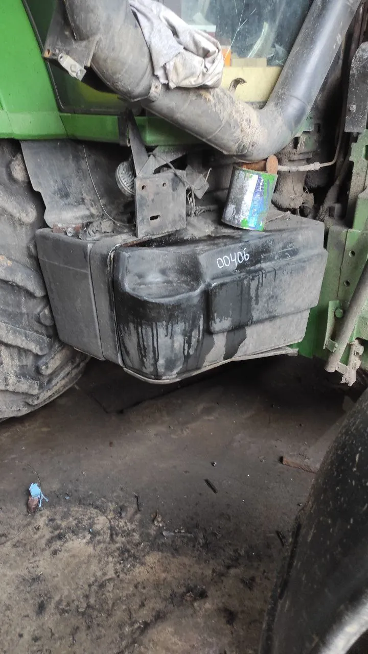 Fotografie 3 z opravy — Oprava palivové nádrže John Deere 8400