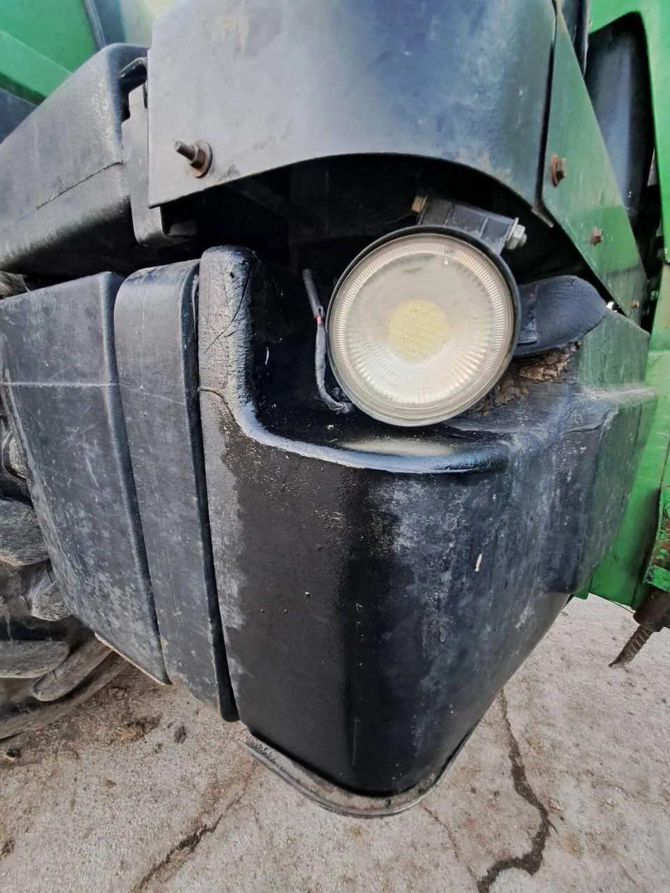 Fotografie 14 z opravy — Oprava palivové nádrže John Deere 8400