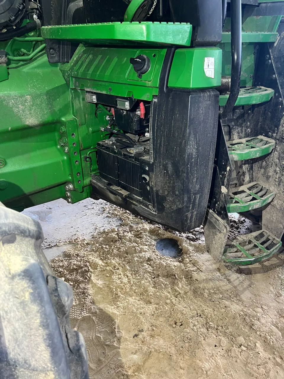 Palivová nádrž — John Deere 8R 340