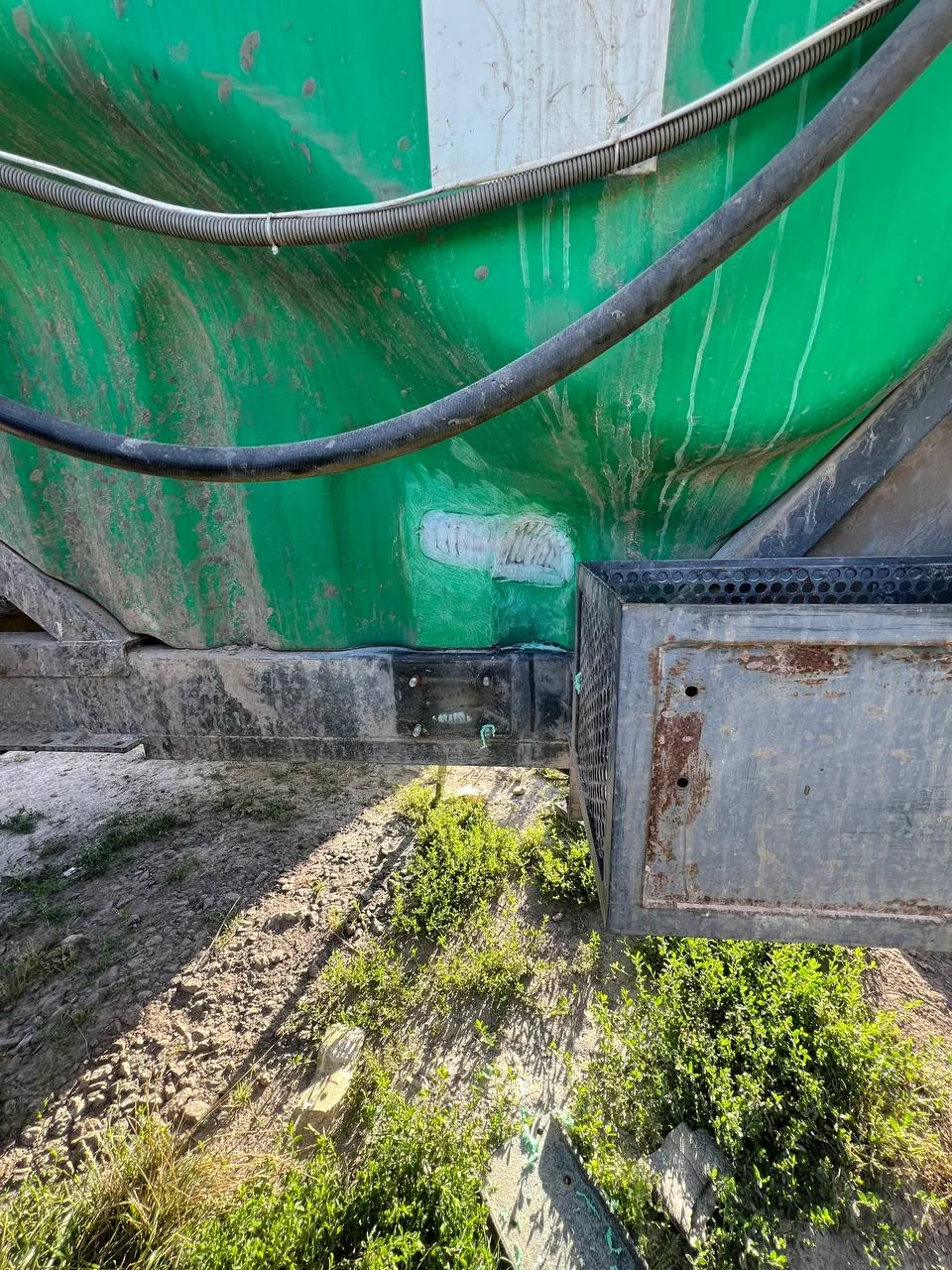 Fotografie 10 z opravy — Oprava nádrže postřikovače — prasklina na žebru