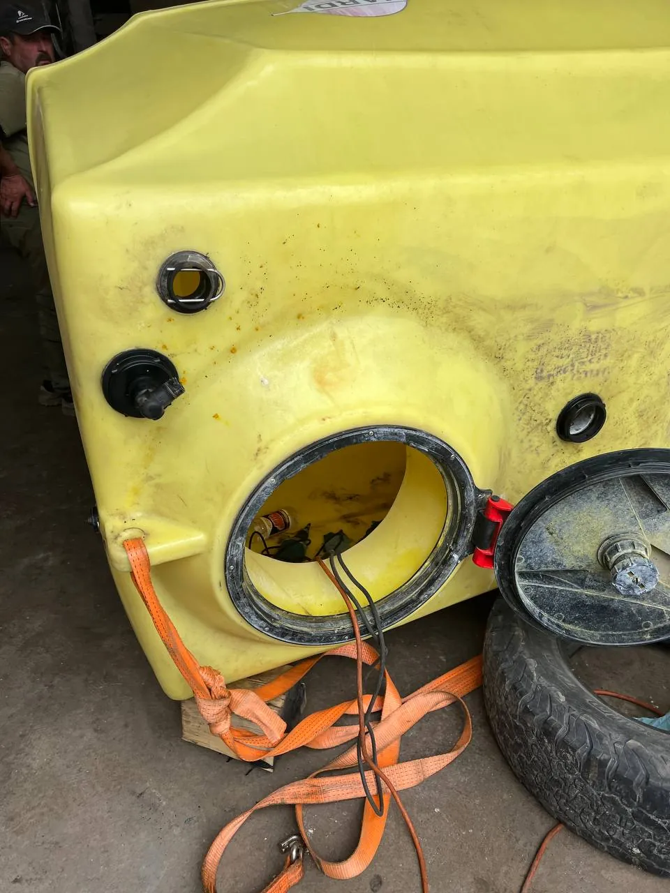 Nádrž postřikovače — Hardi Alfa 4000