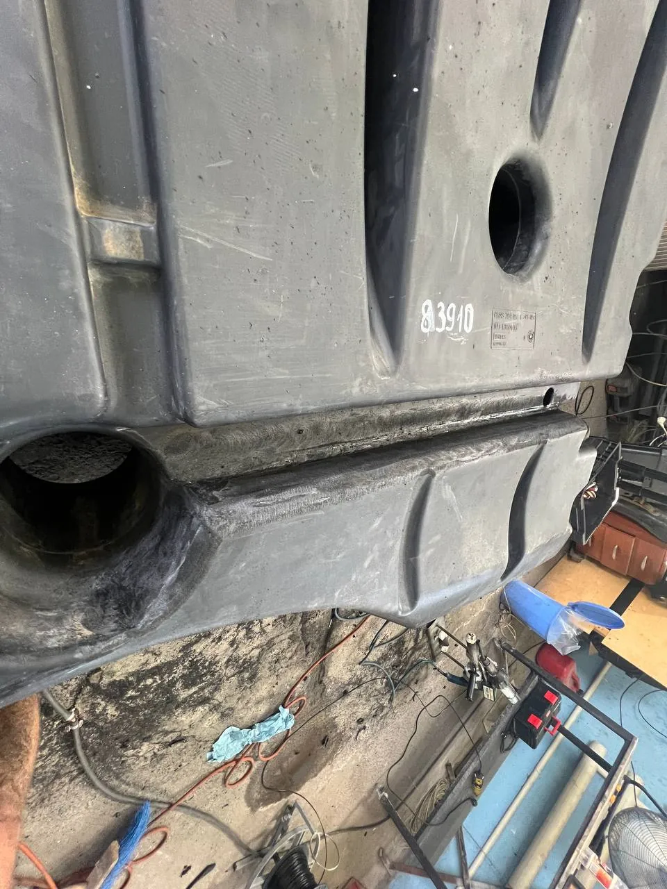 Fotografie 11 z opravy — Oprava palivové nádrže Claas Lexion 550