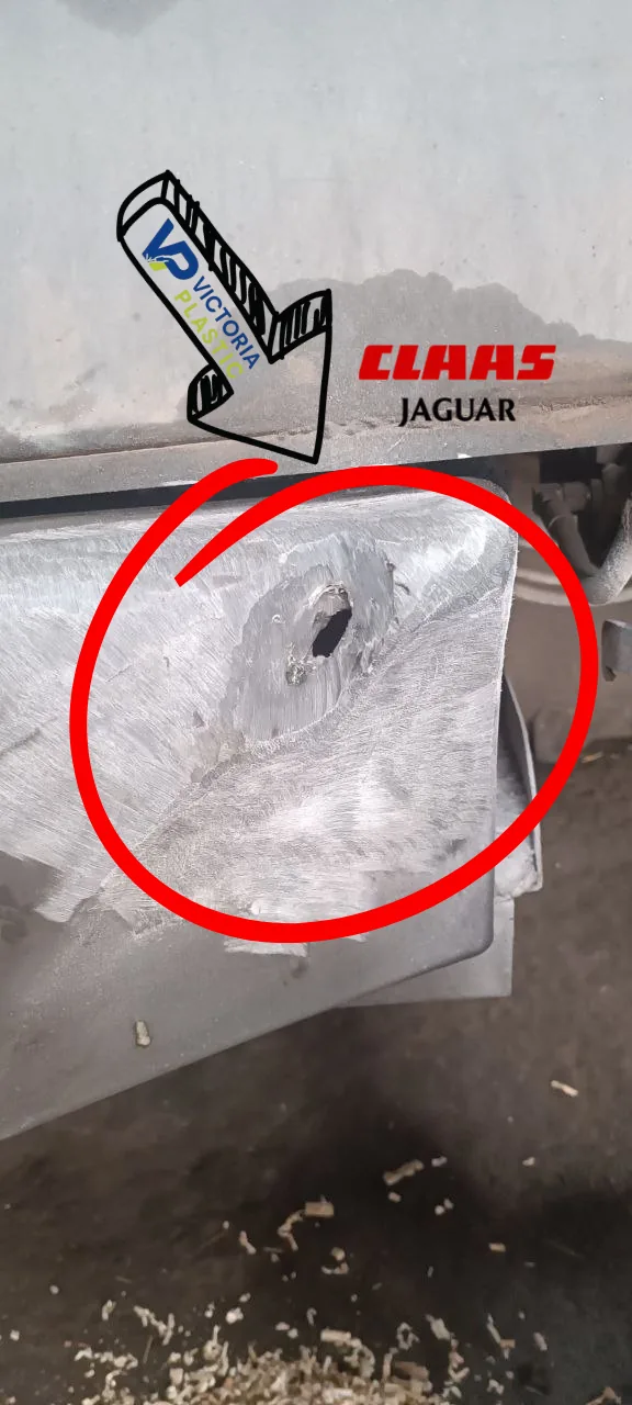 Čistý úbytek materiálu v palivové nádrži Claas Jaguar — příprava ke svařování